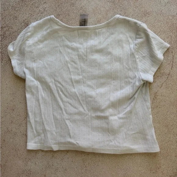 Women’s White Scoop Neck Short Sleeve Cropped Tee - Picture 3 of 4